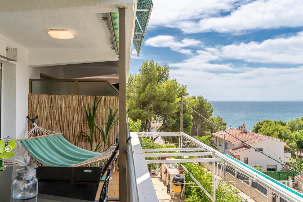 Beach Front Retro Hideaway In Salou Exterior photo