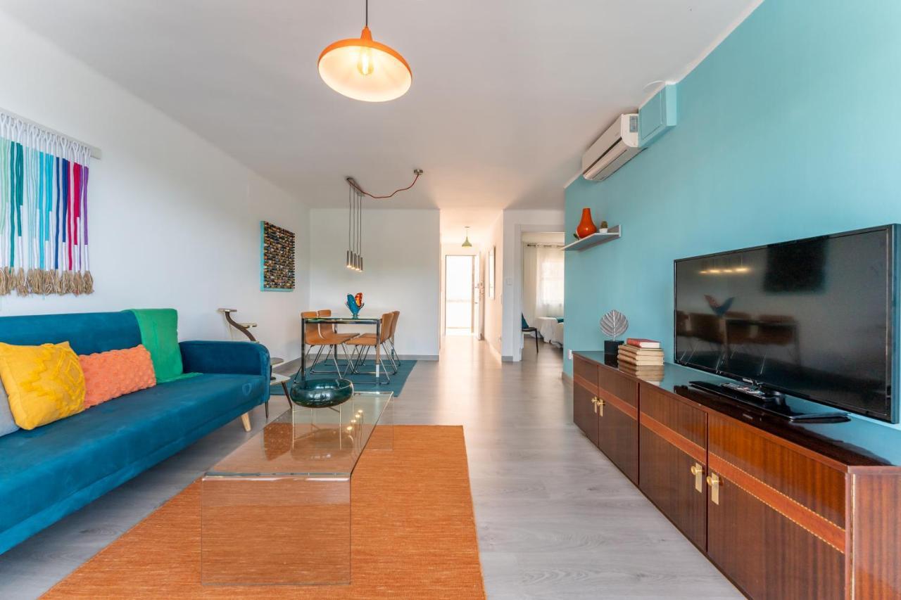 Beach Front Retro Hideaway In Salou Exterior photo