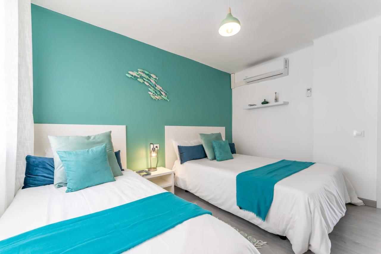 Beach Front Retro Hideaway In Salou Exterior photo